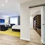 Und Mit Lakeside Hotel 4*