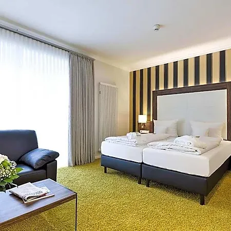 Und Mit Lakeside 4*