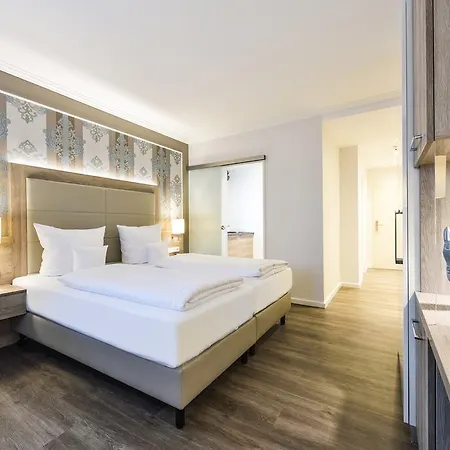Und Mit Lakeside 4*
