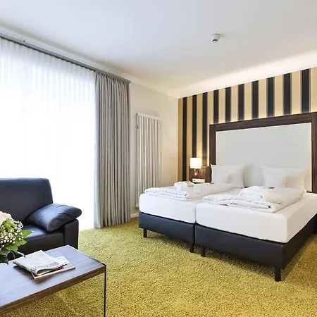 Und Mit Lakeside Hotel