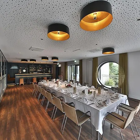 Und Mit Lakeside Hotel