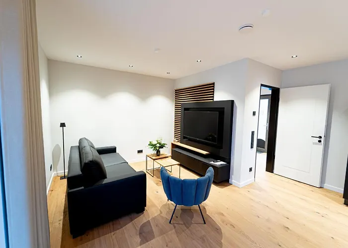 Und Mit Lakeside Szálloda